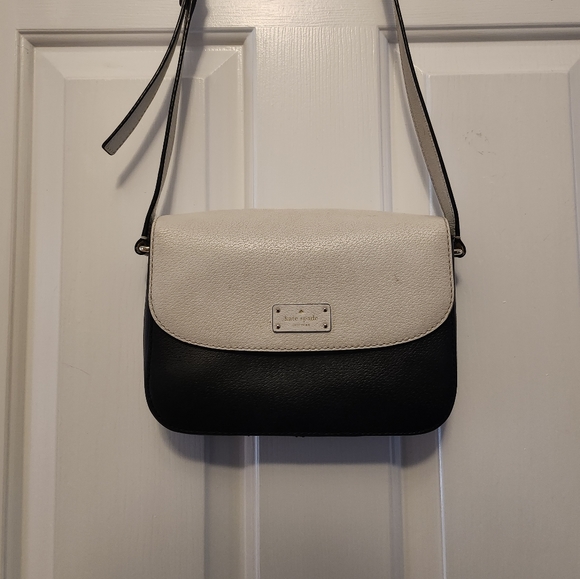Kate spade crossbody - Picture 1 of 5